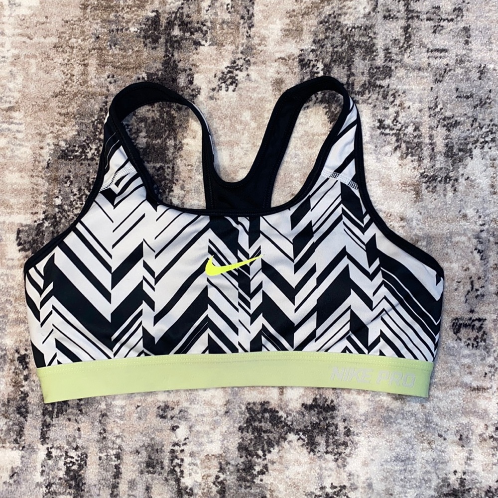 Size M Nike Pro Swoosh Camo Sports Bra